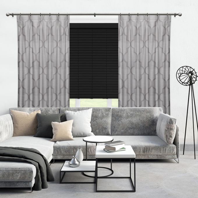 Designer Drapes/Curtains 5551