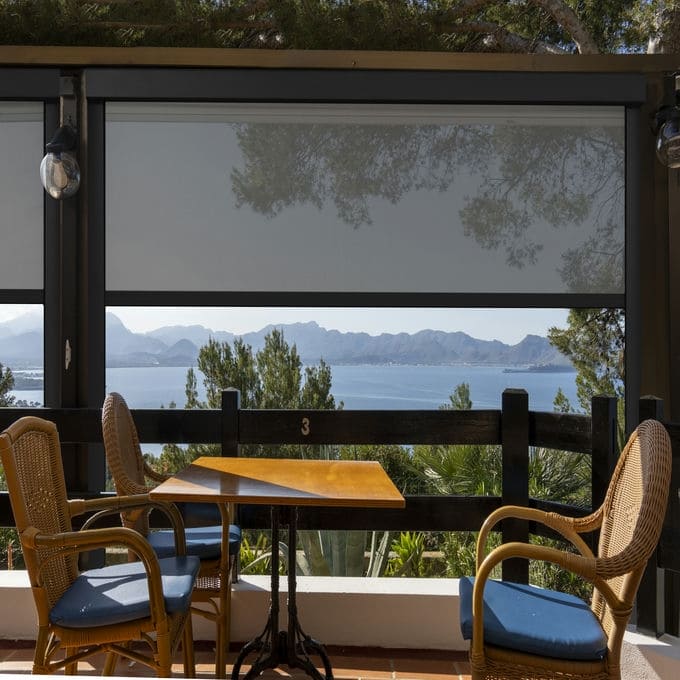 Designer Retractable Side-Track Patio Screens 11022